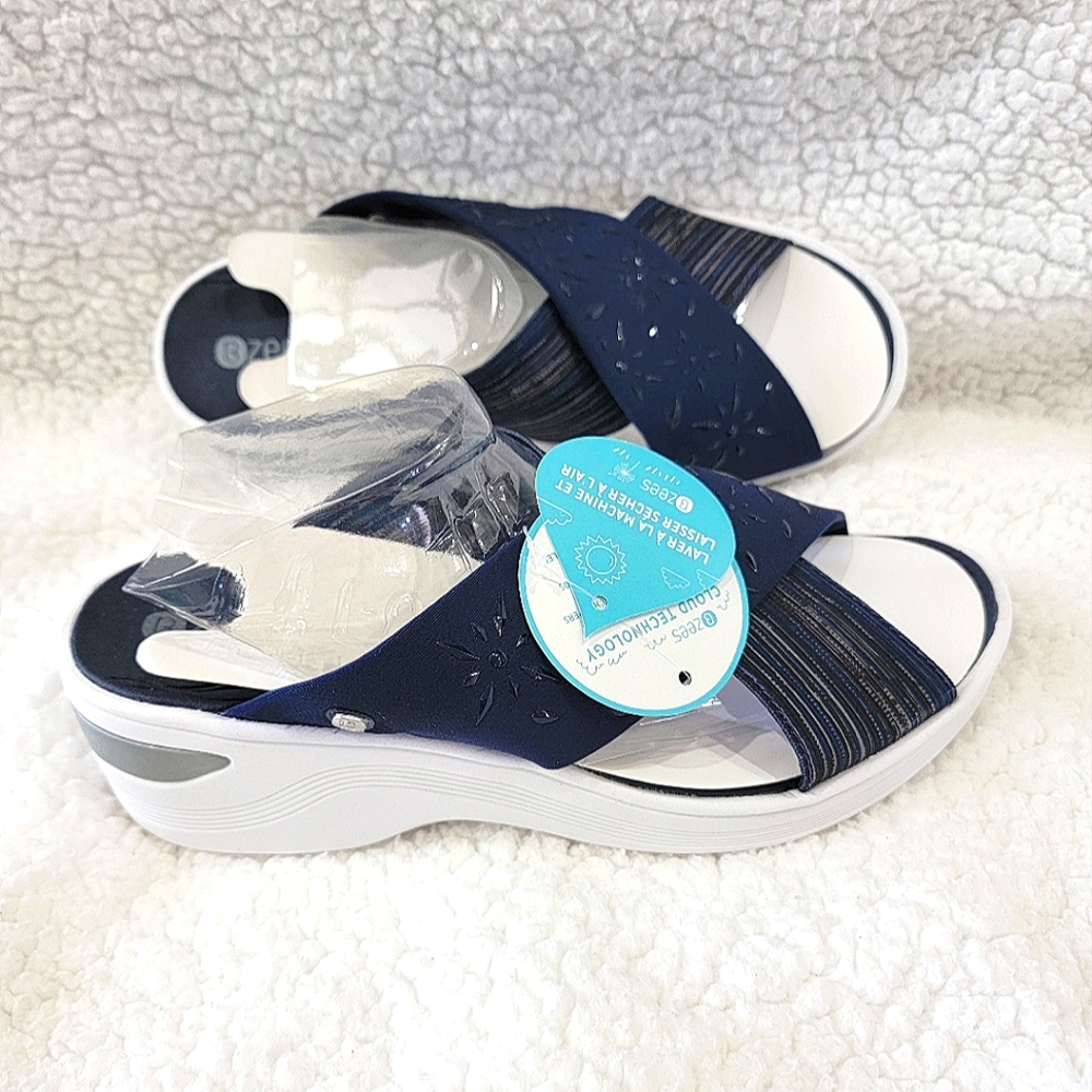 BZees Diamond X Navy stripe sandals Brand New in box 10 Wide